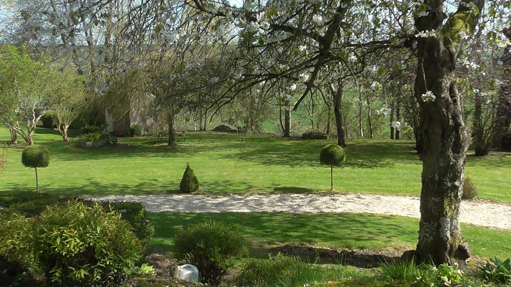 Vimoutiers Gite "Le Refuge" Dans Un Domaine De 7Ha Au Calme מראה חיצוני תמונה